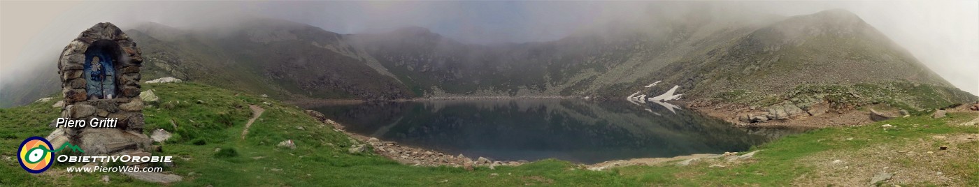 71 Lago Moro nella foschia pomeridiana orobica.jpg